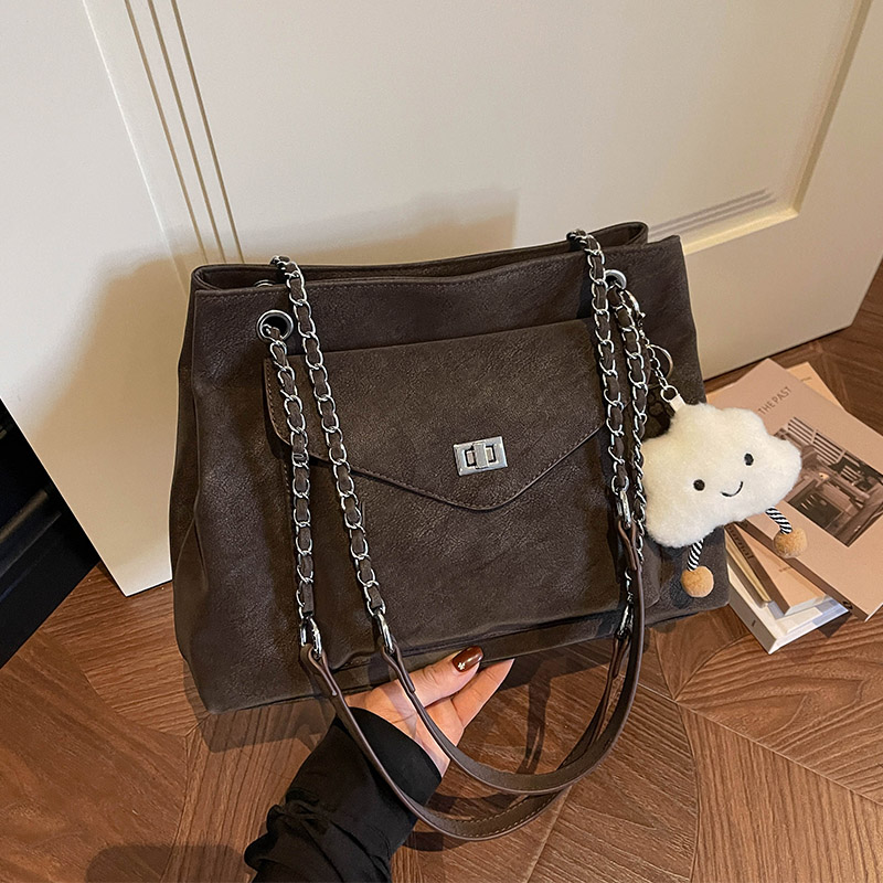 艾米兔 X COOLE女包2025新款日常通勤大容量纯色简约复古风单肩包