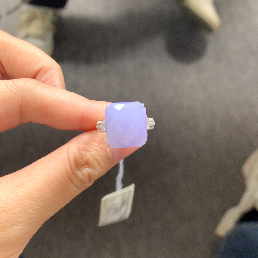 翡翠戒指18K金镶嵌翡翠