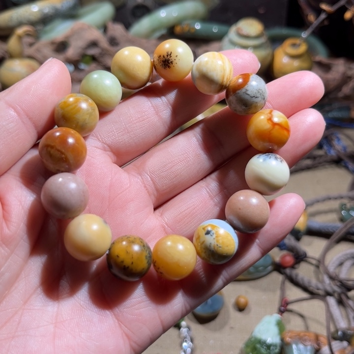 岫玉手串未镶嵌壹****?