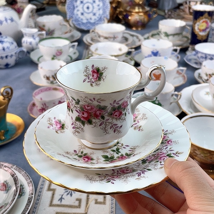 中古瓷器小房子哥哈