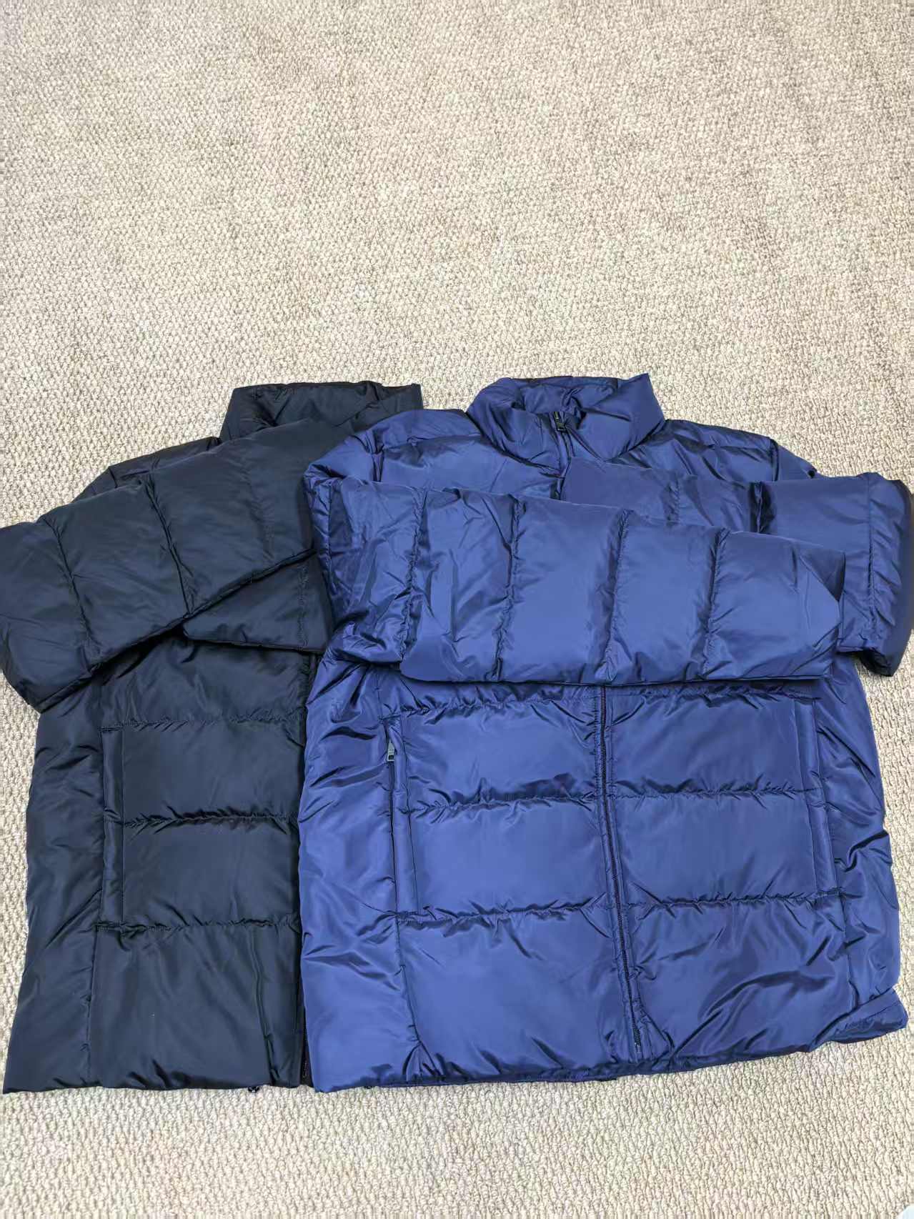 【畅老板奢品】胸口三角标双色羽绒服