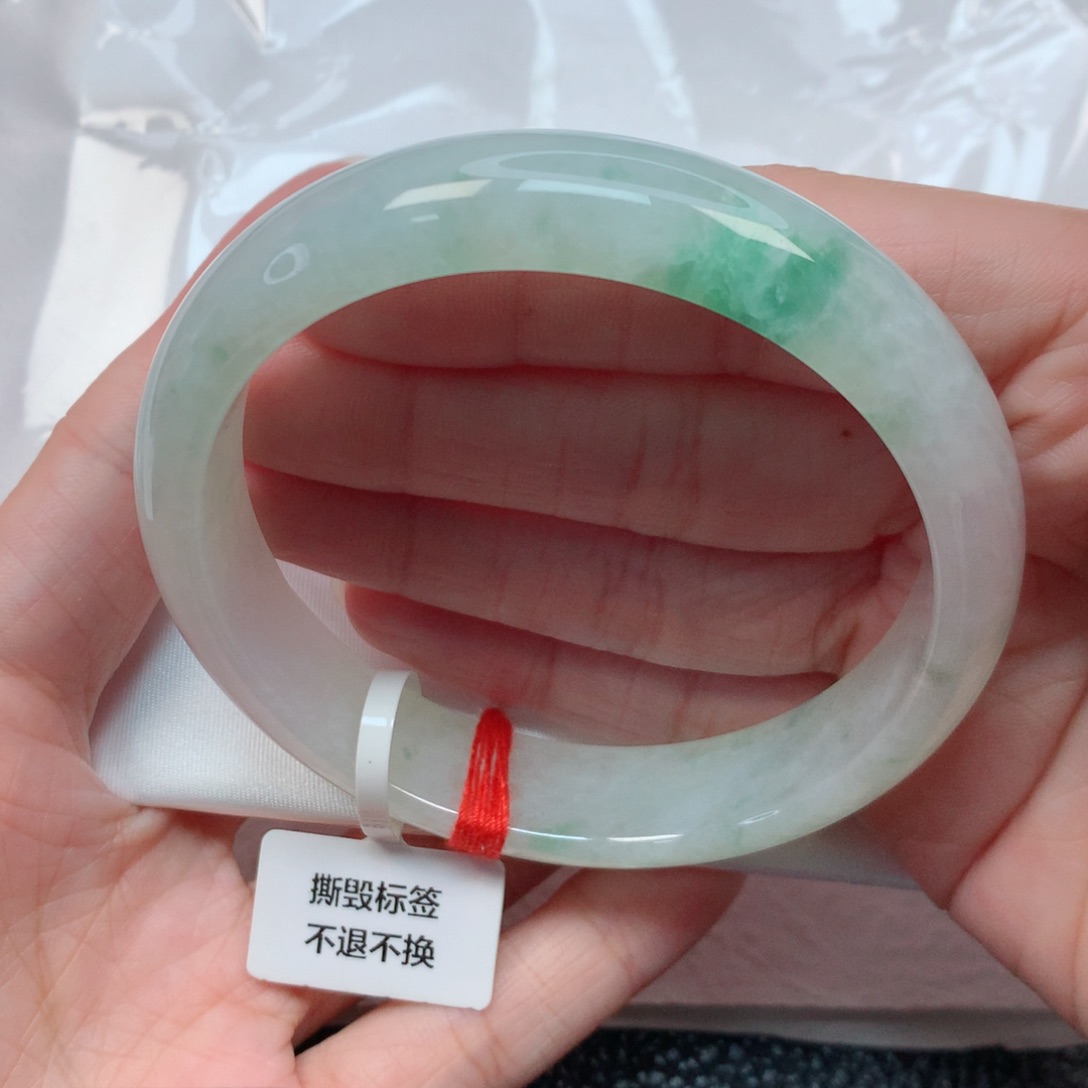翡翠手镯未镶嵌61.4圈 晴底飘绿花带抹紫