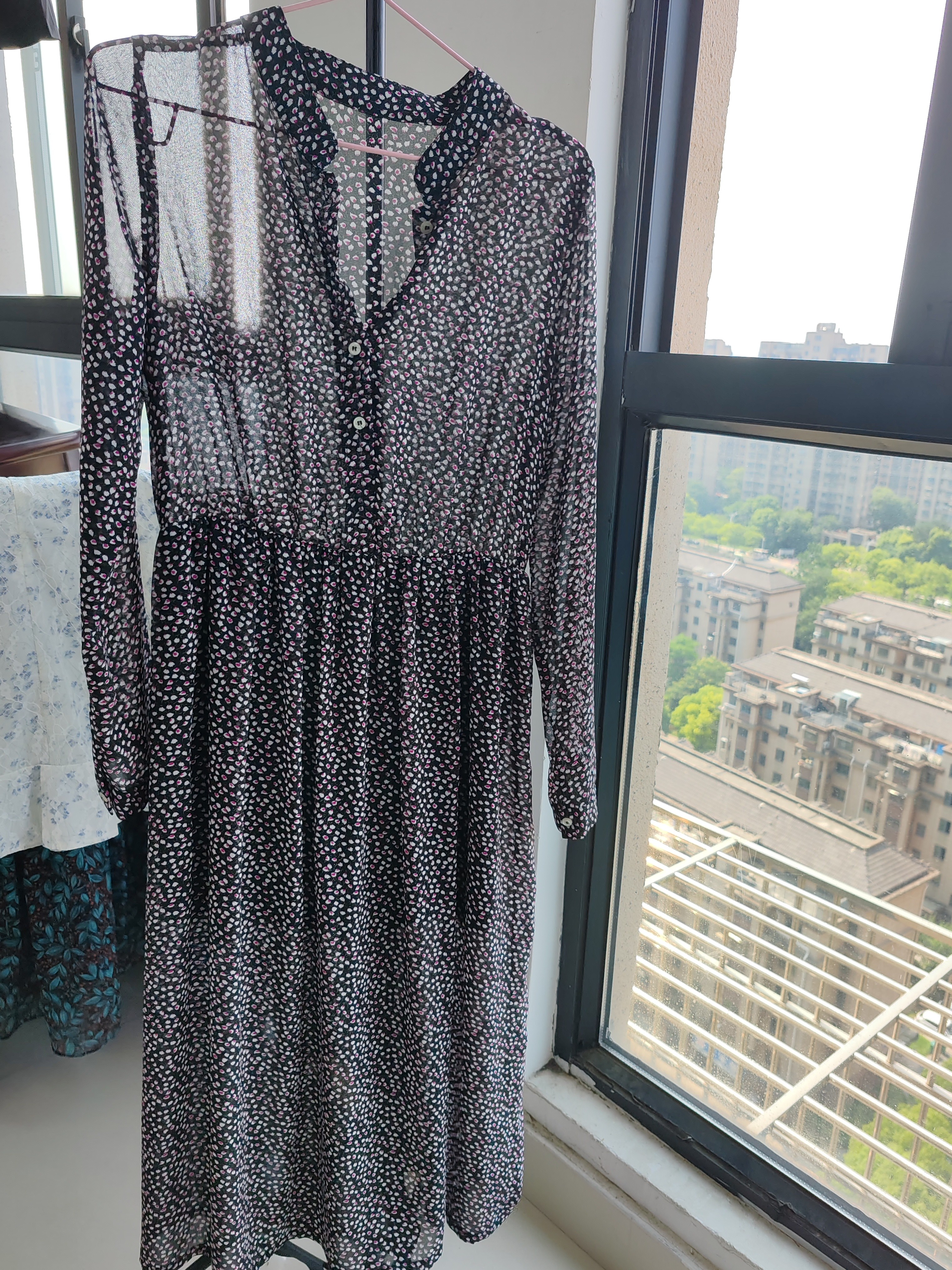 气质修身长袖竖向三宅褶爱心碎花系带领松紧腰连衣裙