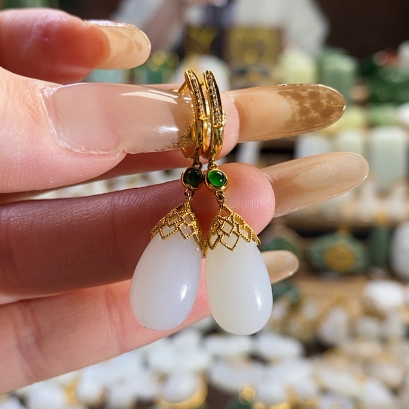 【闪购商品】和田玉耳扣18K金镶嵌