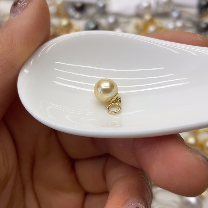 海水珍珠吊坠(不含链)18K金镶嵌