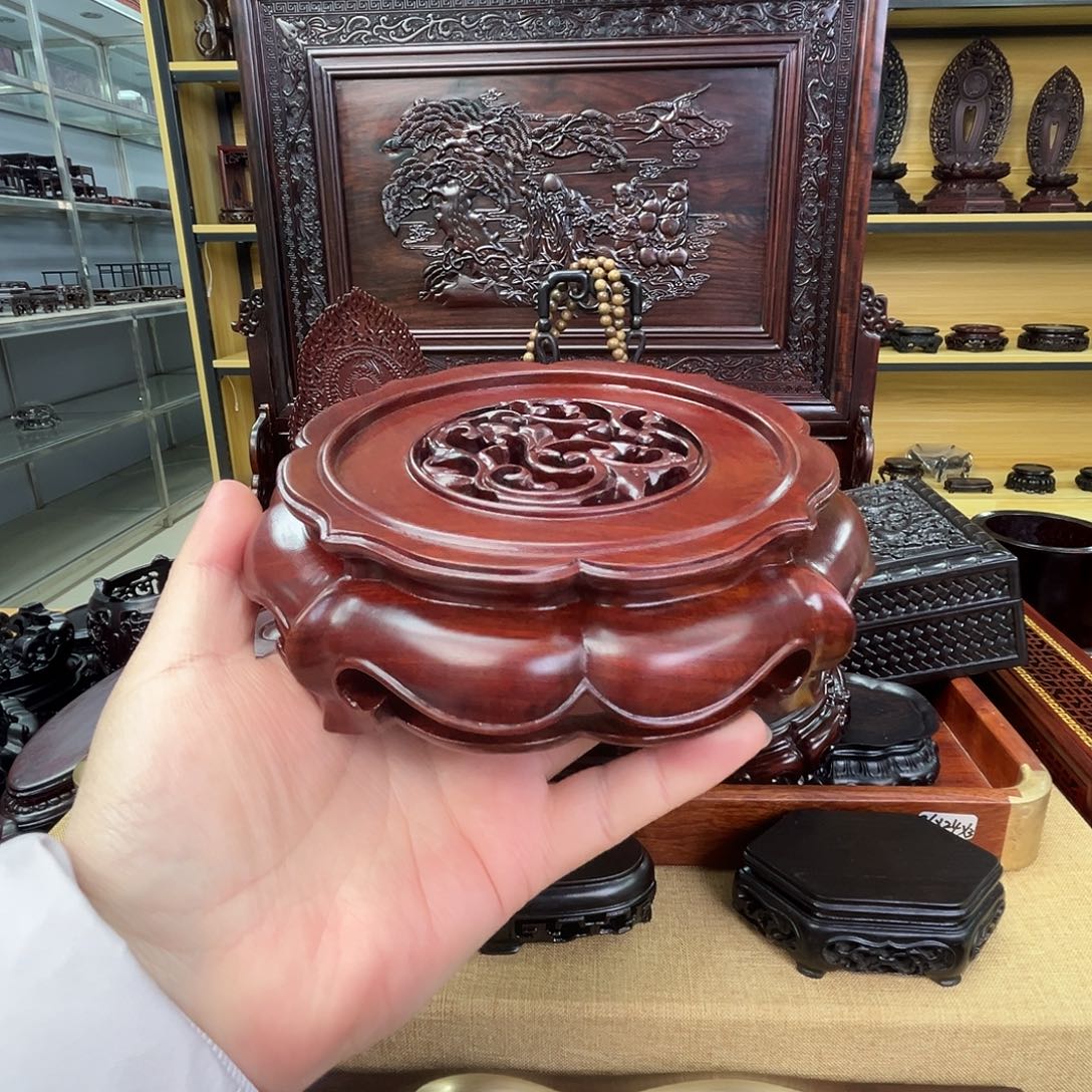 红酸枝木类雕花圆几面内直径11/高4.8厘米
