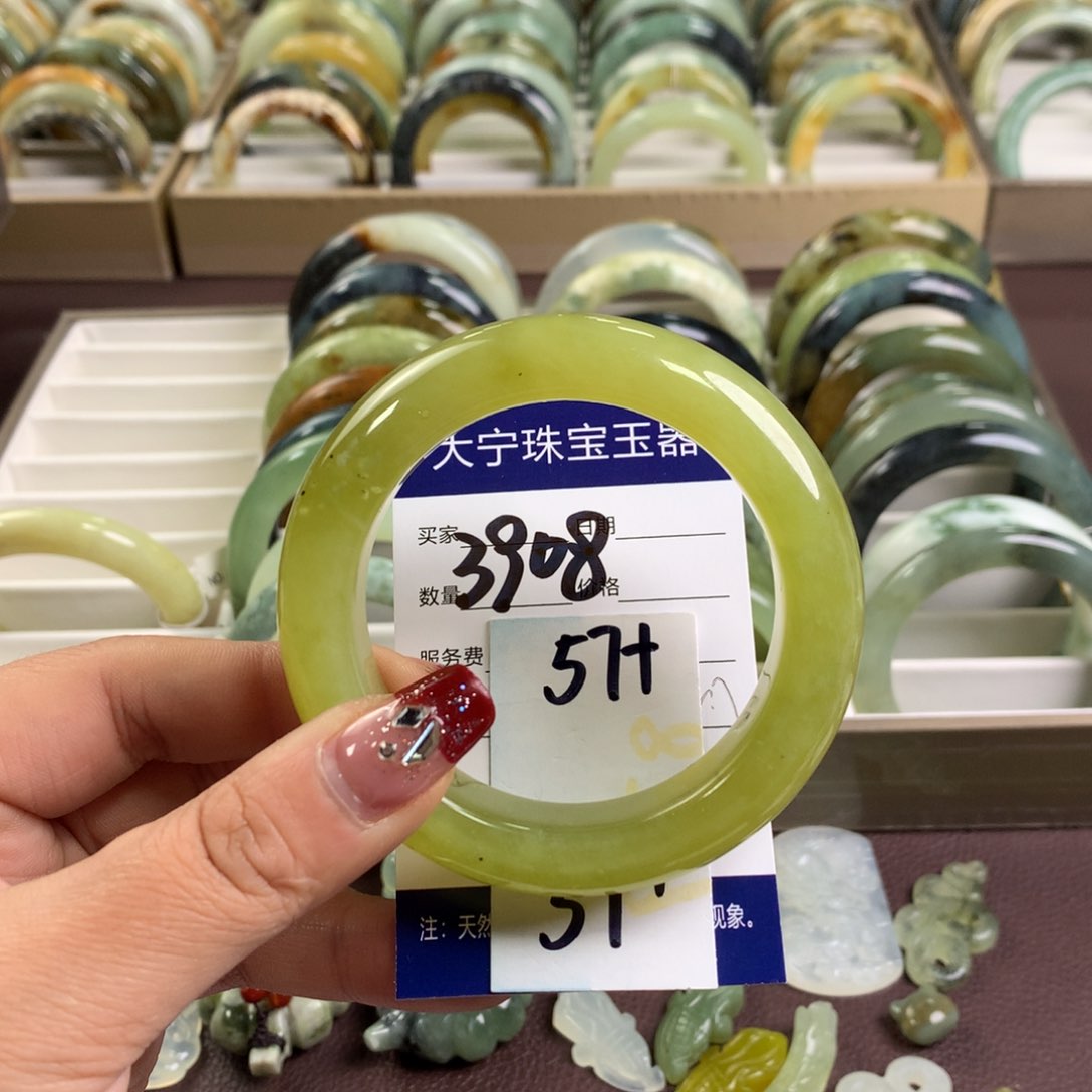 蛇纹石玉手镯未镶嵌3908