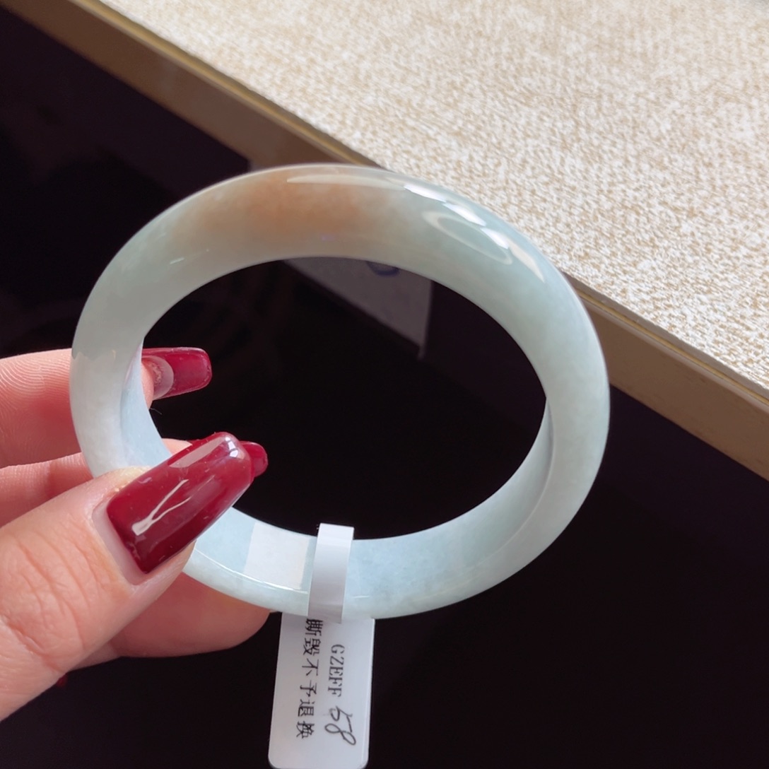 翡翠手镯未镶嵌手镯