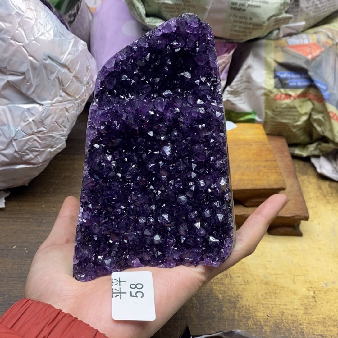 紫晶乌拉圭未镶嵌