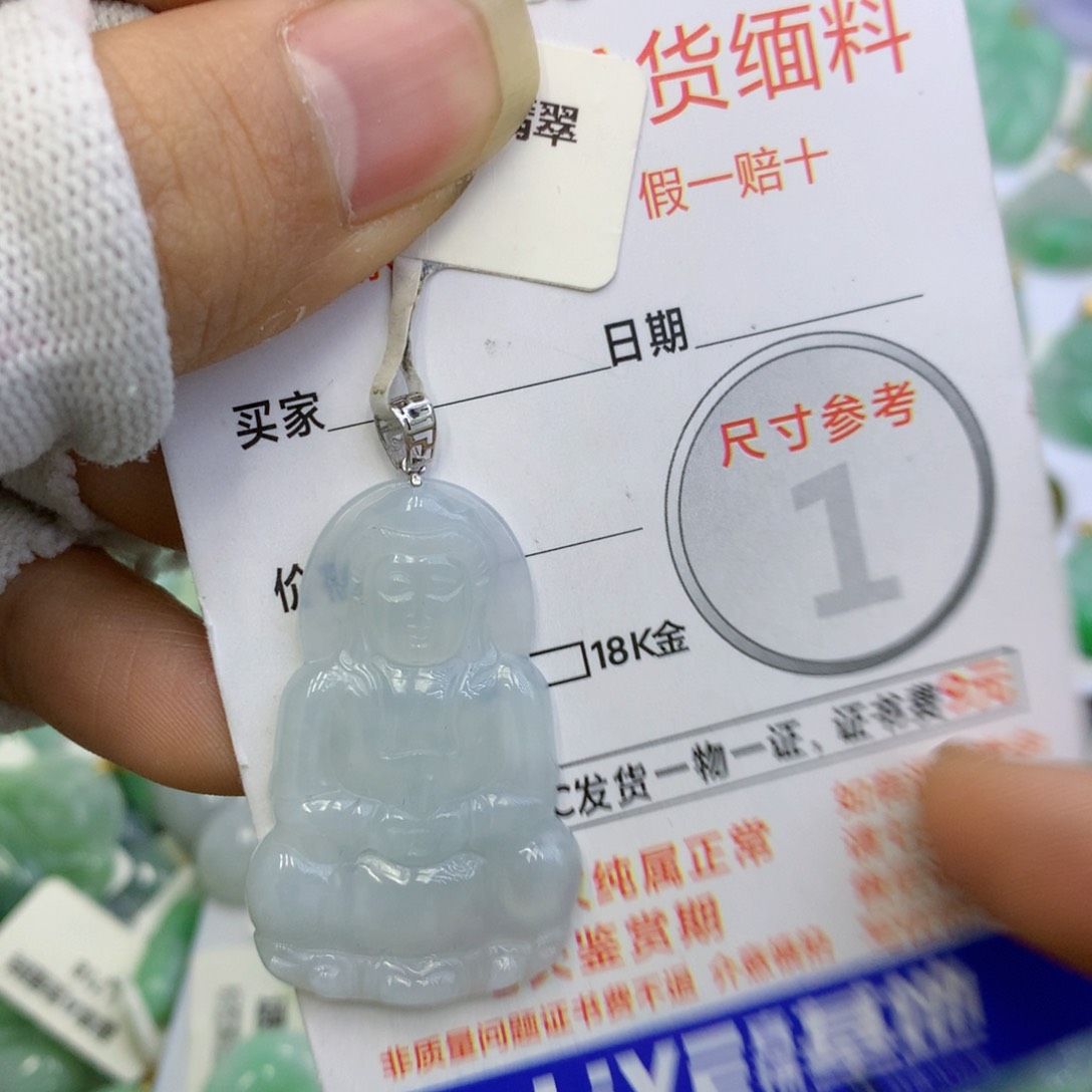 翡翠颈饰未镶嵌翡翠