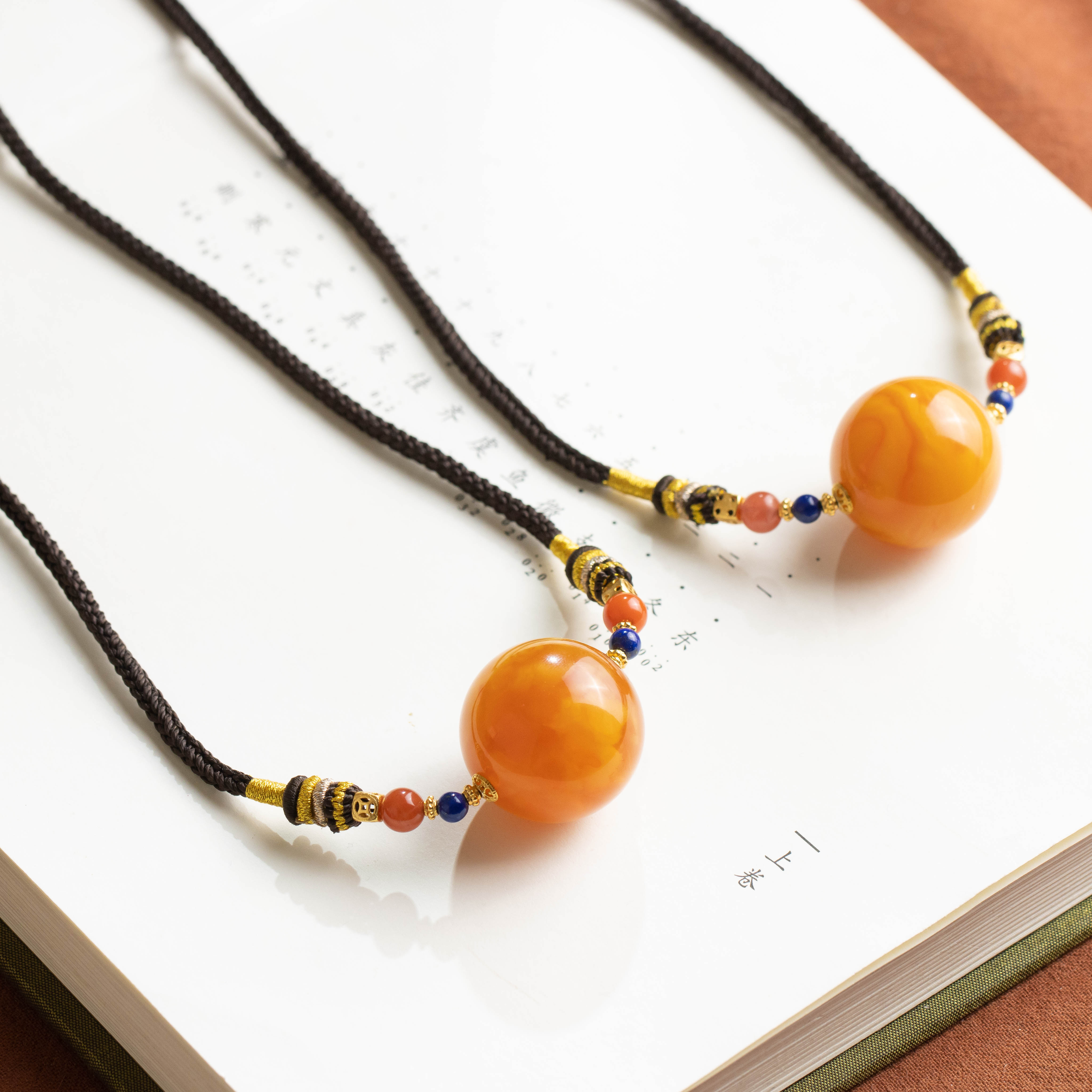 蜜蜡圆珠编绳吊坠（多样性发货发其一）