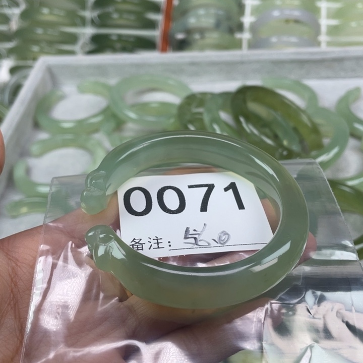 子***愚蛇纹石玉未镶嵌手镯