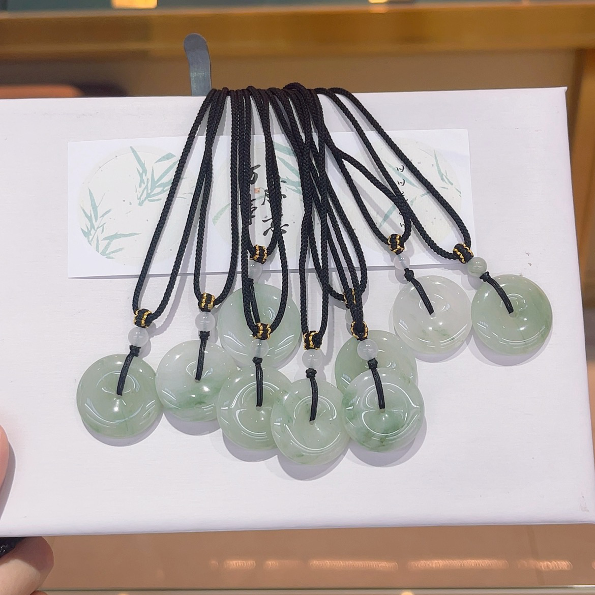 飘花天山翠平安扣吊坠（多样性随机发货）