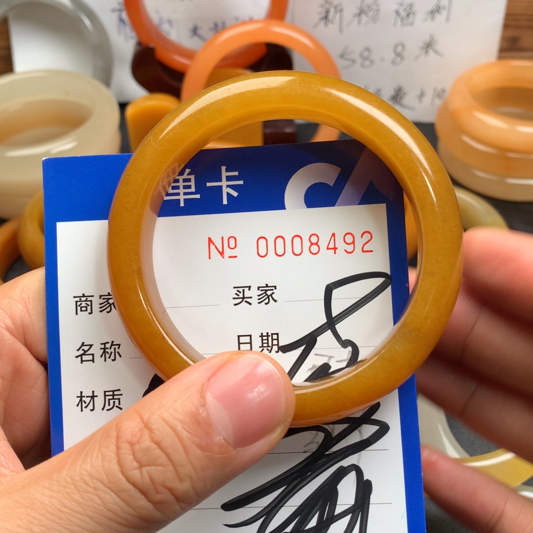 石英质玉（黄龙玉）未镶嵌手镯