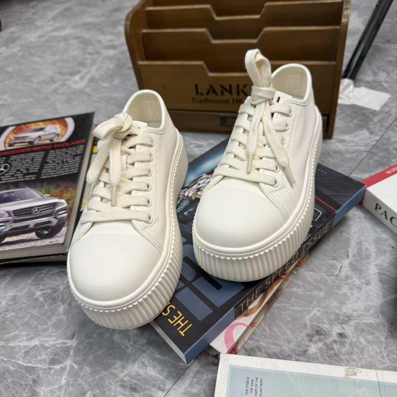 2025新款真皮厚底小白鞋女小个子增高饼干鞋百搭系带休闲板鞋62