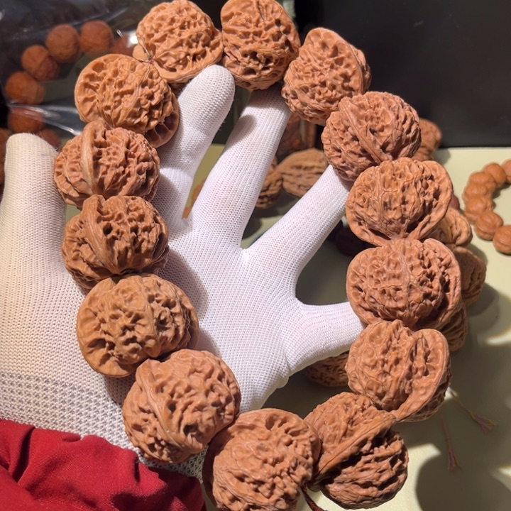 文玩核桃手串……32