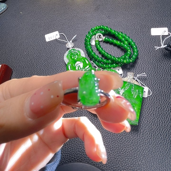 翡翠颈饰未镶嵌14，