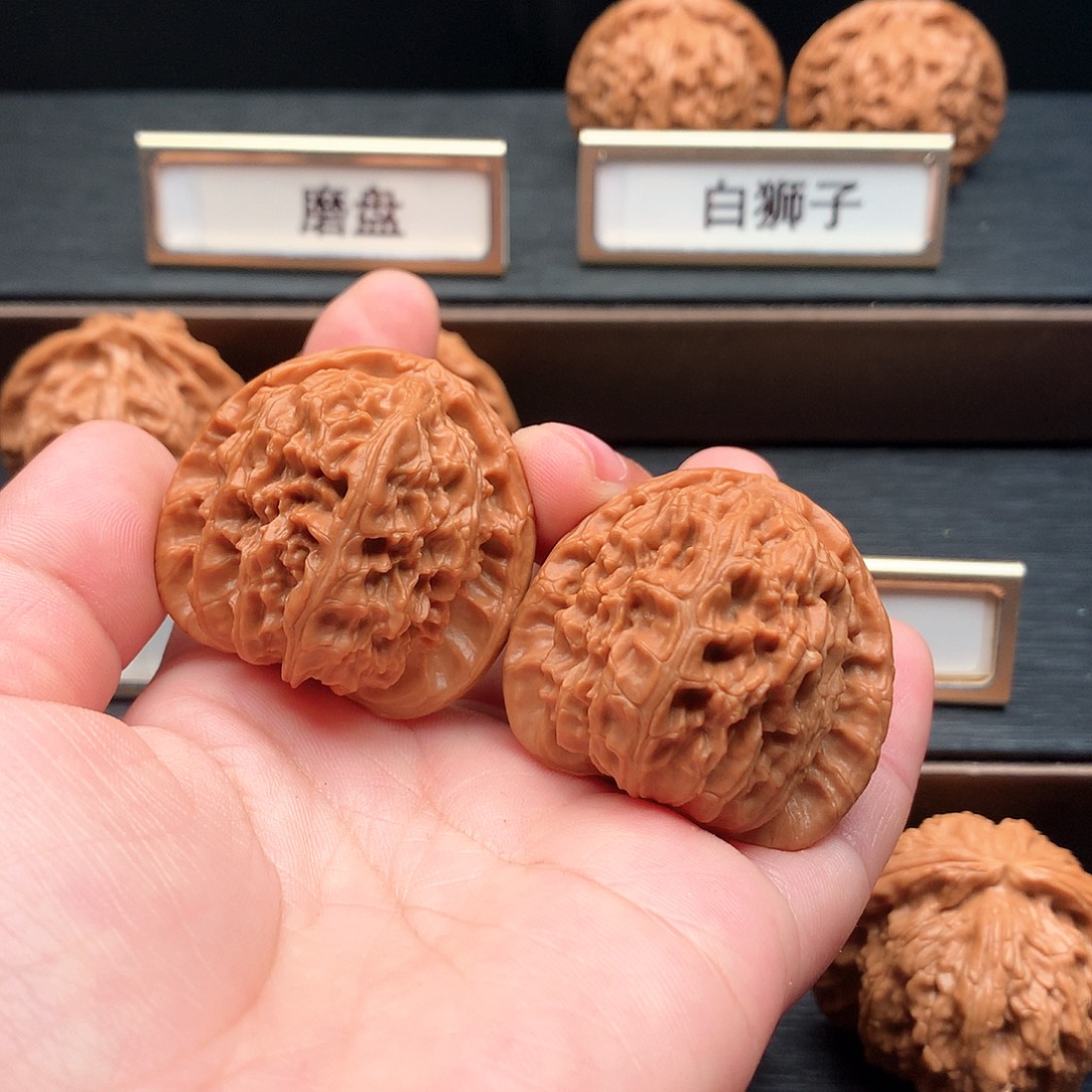 文玩核桃吊坠464号三角白39