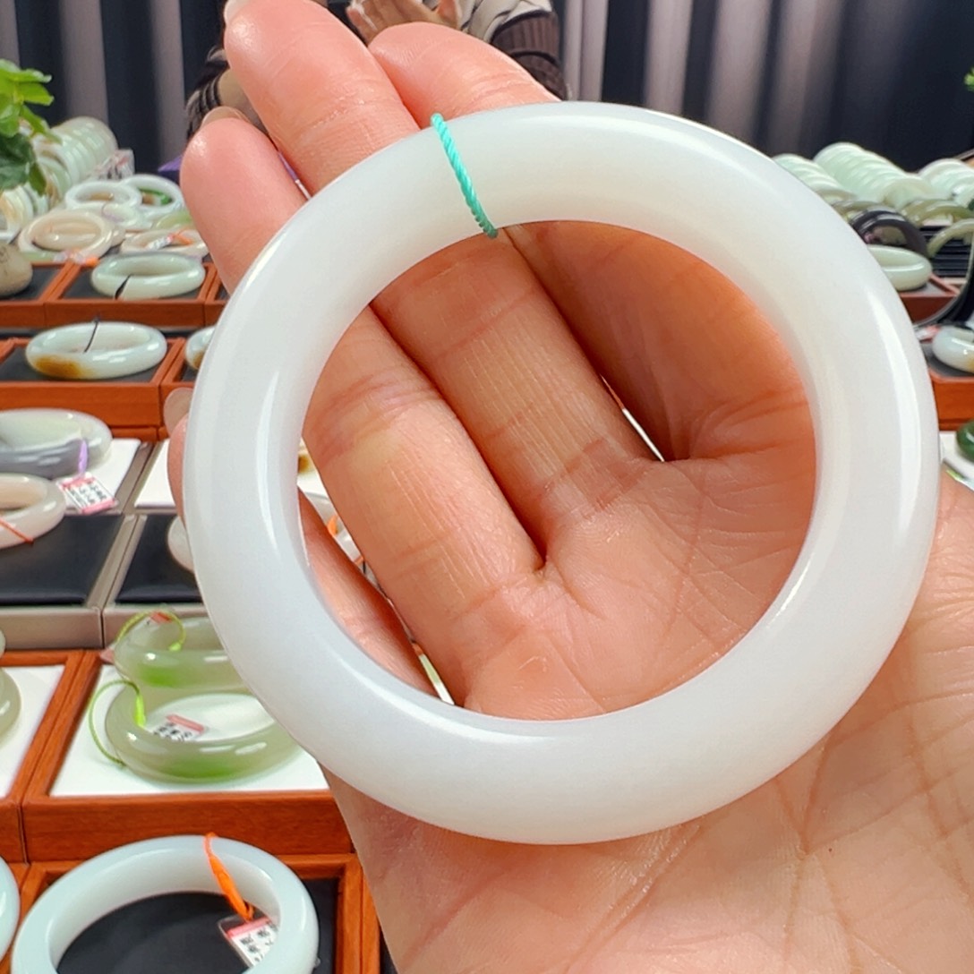 和田玉金山矿羊脂白玉手镯卡52.8未镶嵌萬****.
