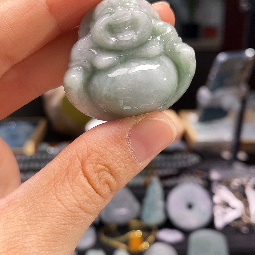 翡翠未镶嵌颈饰佛公