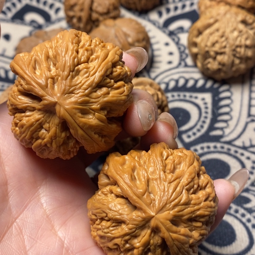 【闪购商品】文玩核桃吊坠非***…粗筋 花