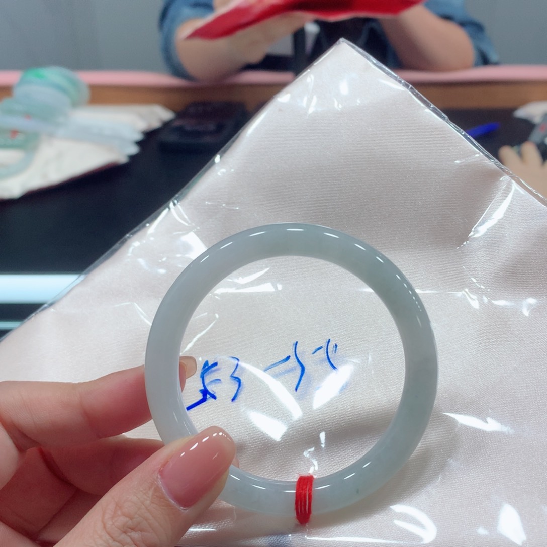 翡翠手镯未镶嵌买断