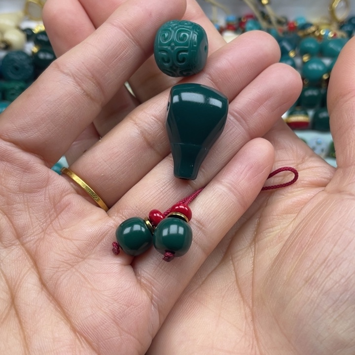 琉璃颈饰雪巴琉璃配饰zhu