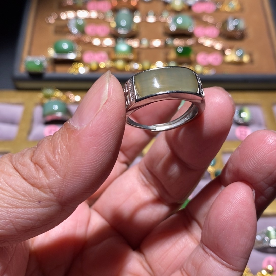 和田玉（碧玉）戒指未镶嵌