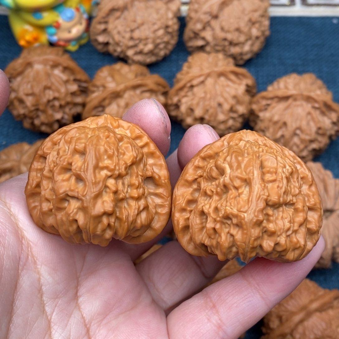 文玩核桃把件39老树白狮子全品