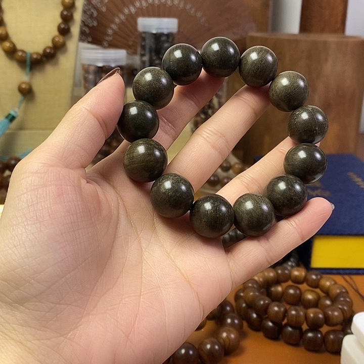 老山檀香微瑕疵阴沉1.8手串