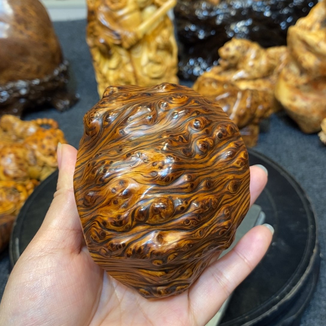 柏木（崖柏）用****。太行黑金独瘤虎皮手把件