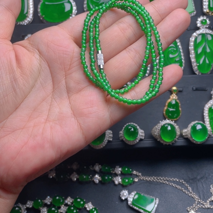 翡翠颈饰未镶嵌翡翠珠链