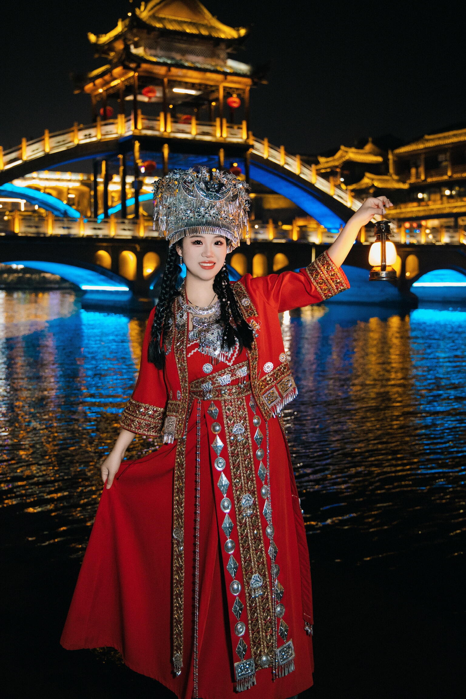 红色苗族少数民族旅拍舞台演出服装经典传统款式