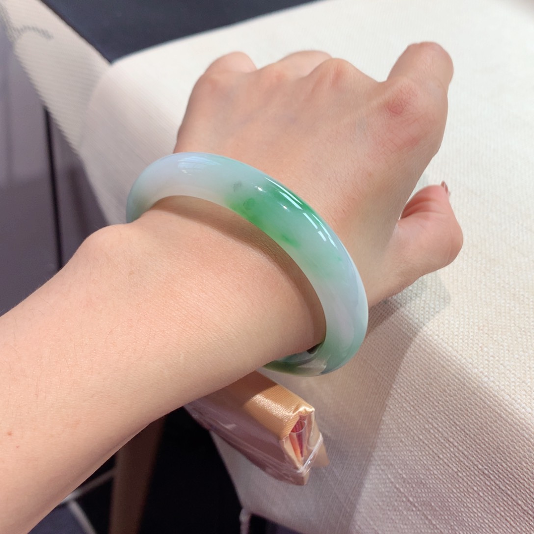 翡翠手镯未镶嵌10号