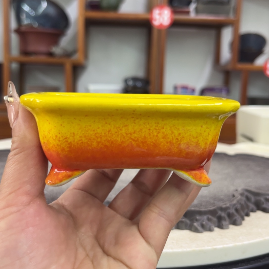 紫砂花盆瑕疵3.5-9.5-7.5。。。