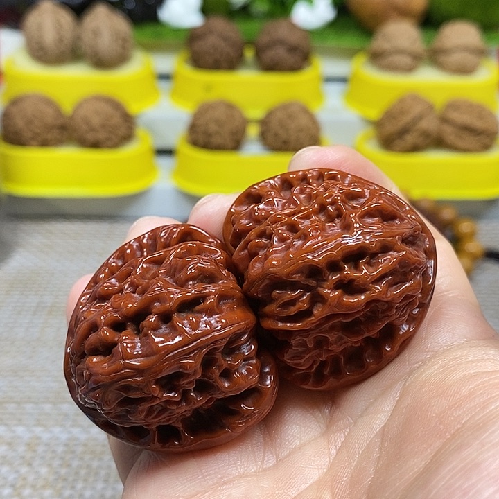 文玩核桃把件白狮子