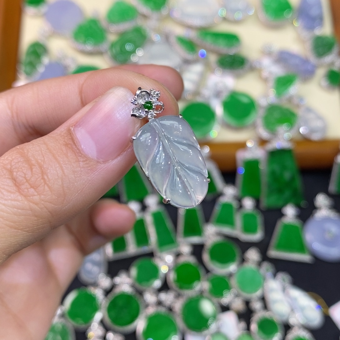 翡翠吊坠(不含链)18K金镶嵌百搭扣头