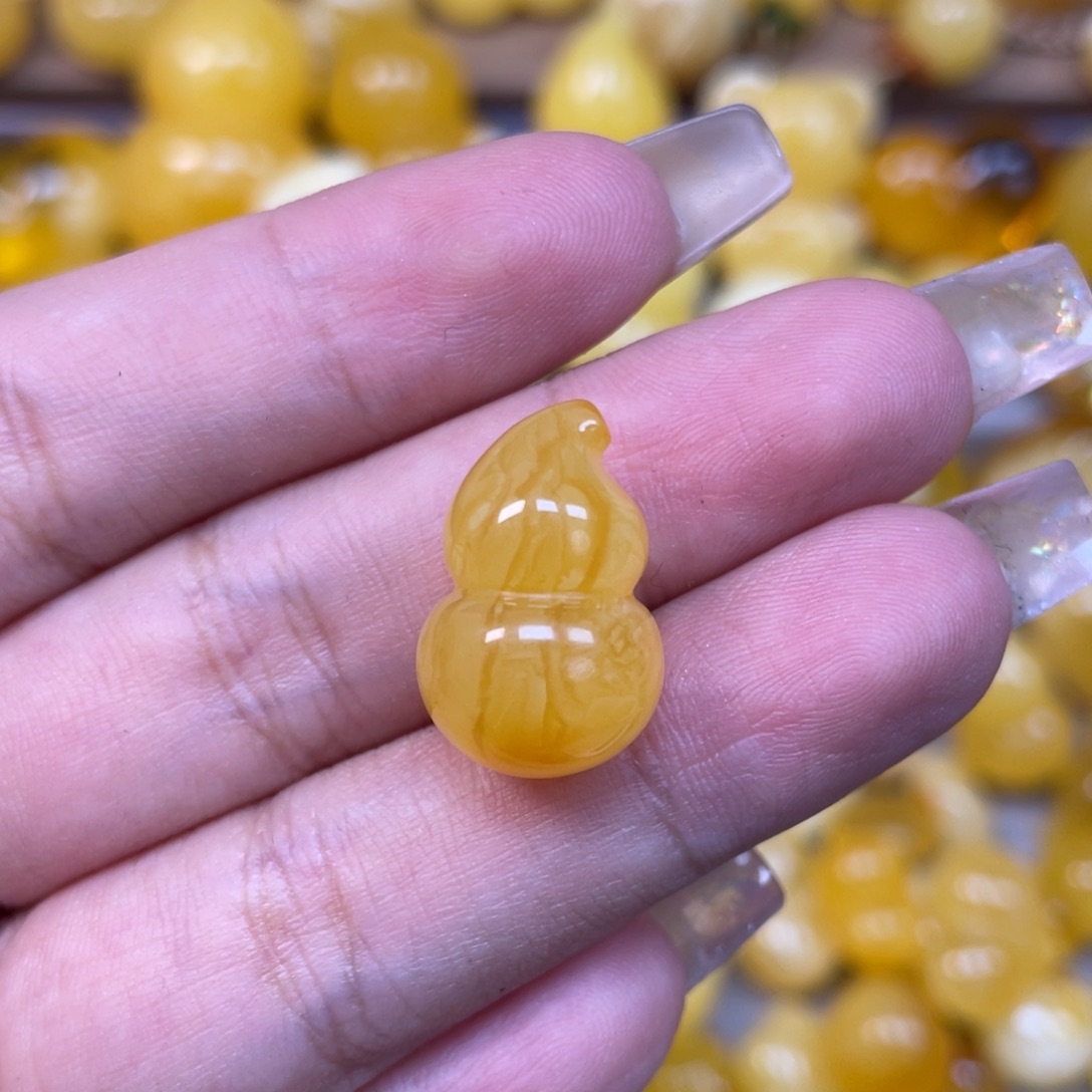 琥珀未镶嵌珠宝奇石