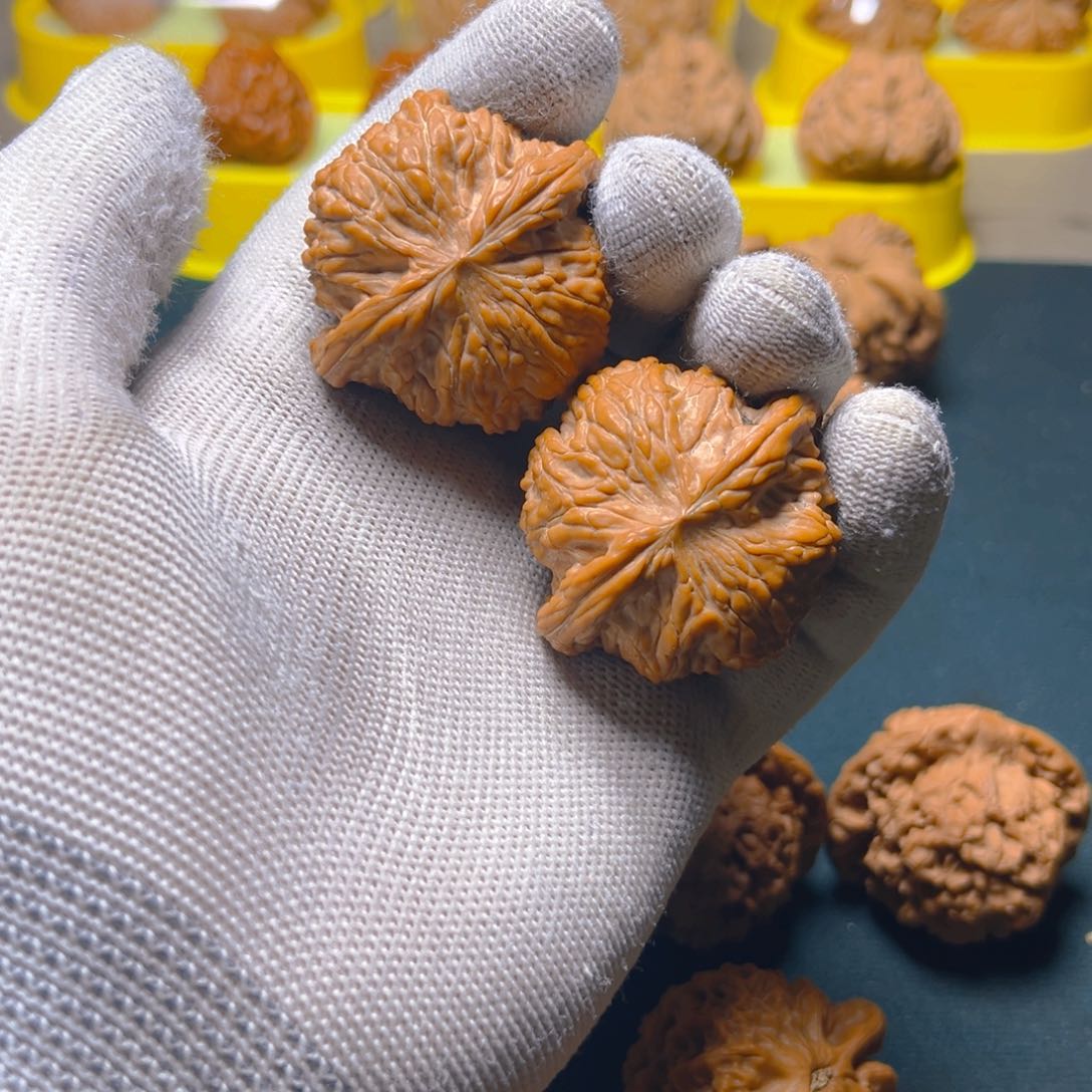 文玩核桃把件枫**水磨盘全品42