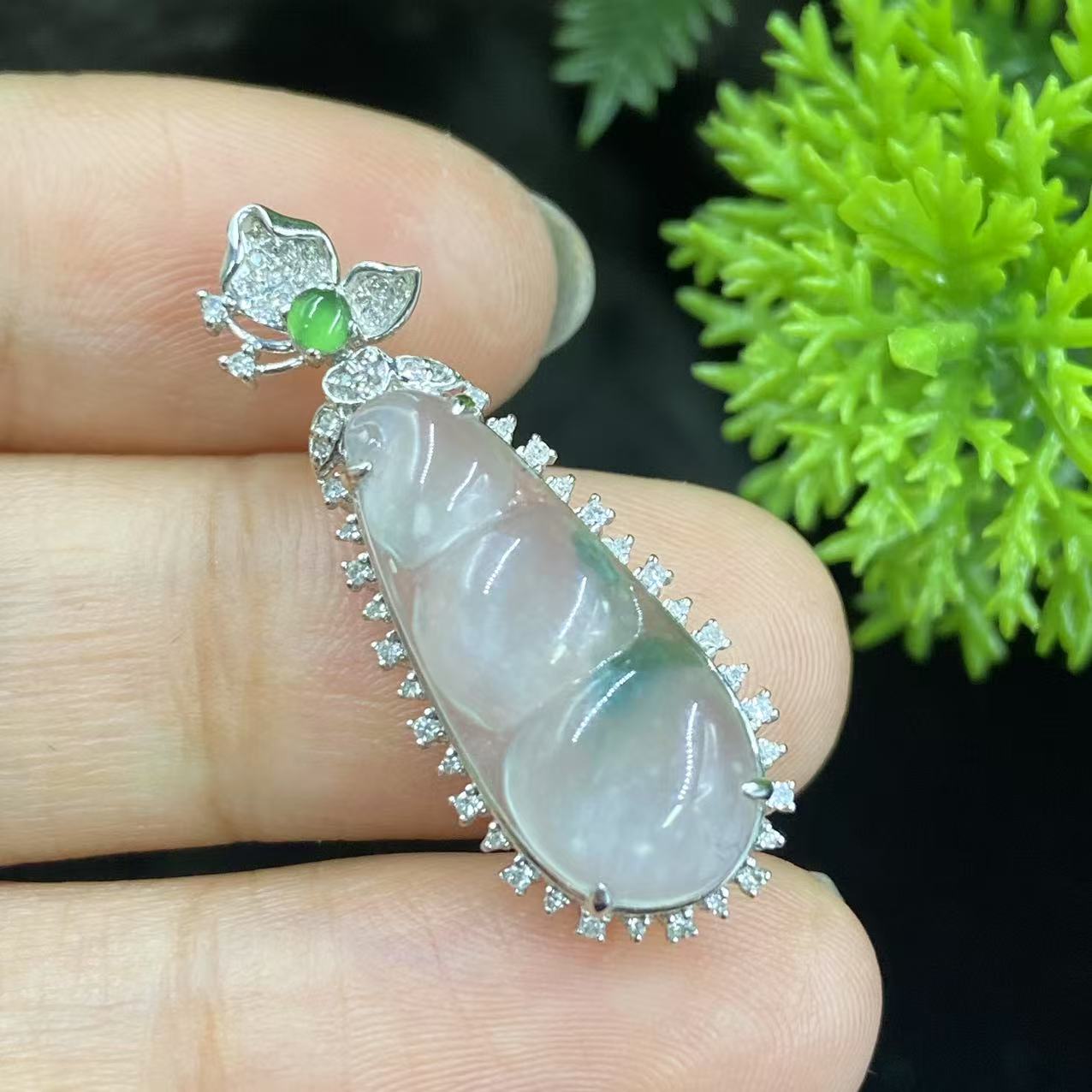 新春大集翡翠吊坠（不含链）18k金镶嵌--豆子5397 5