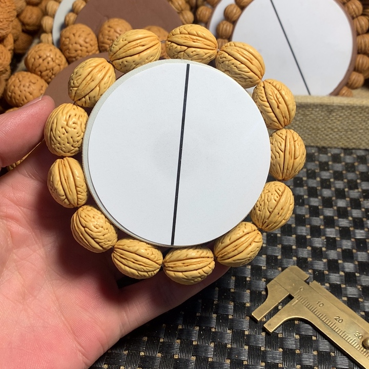 日***鸟手串桃核15#龙纹柳叶钱袋