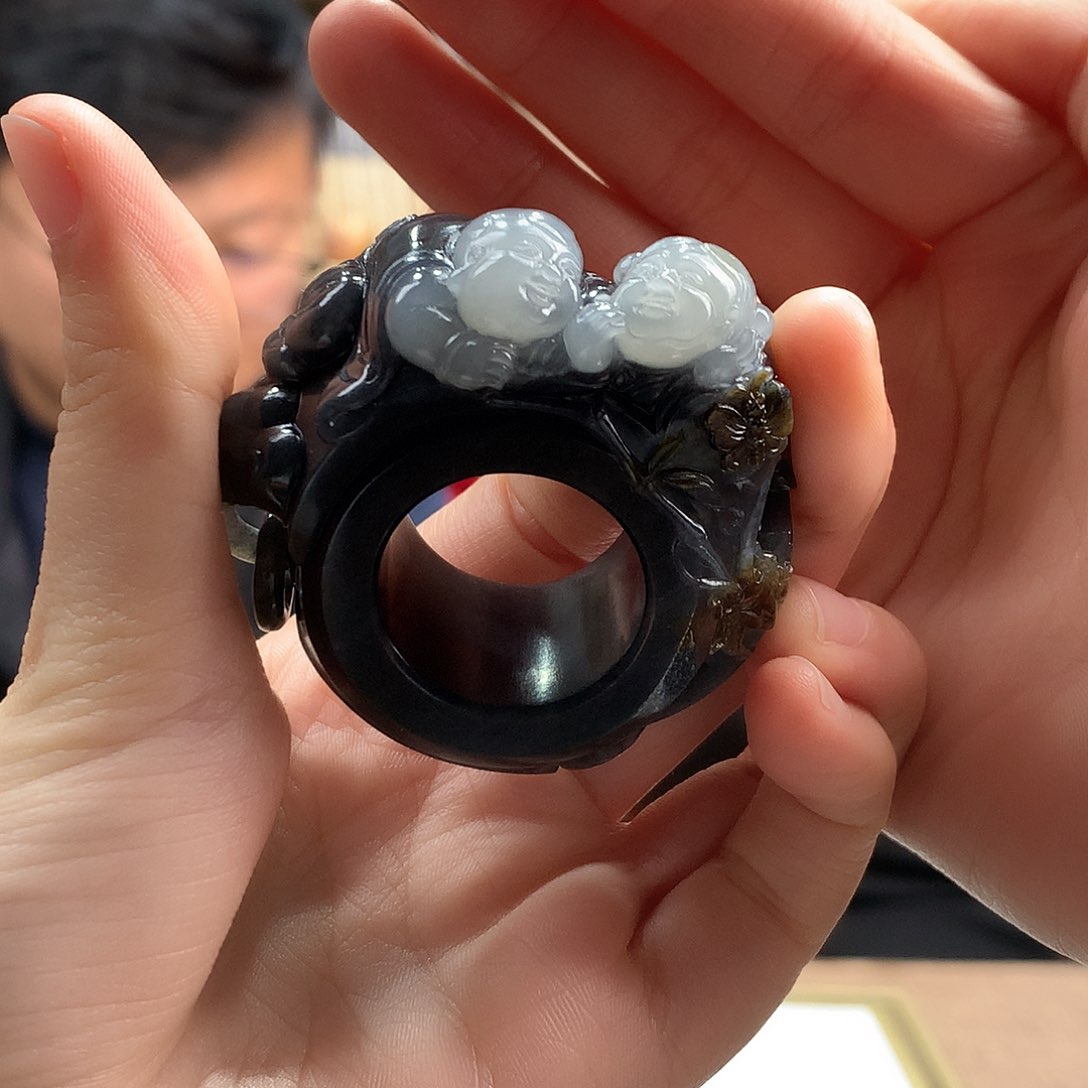 和田玉颈饰未镶嵌三**语