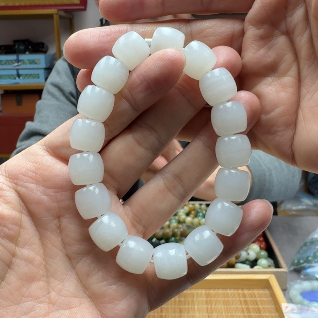 和田玉未镶嵌手串流水