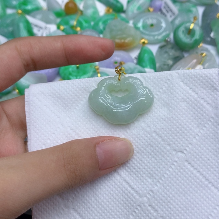 颈饰18K金镶嵌翡翠1111111111