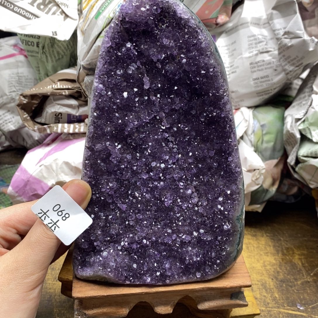 紫晶乌拉圭未镶嵌