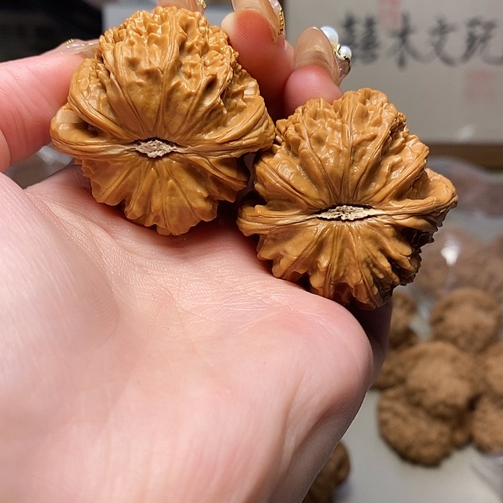 文玩核桃吊坠41白狮子