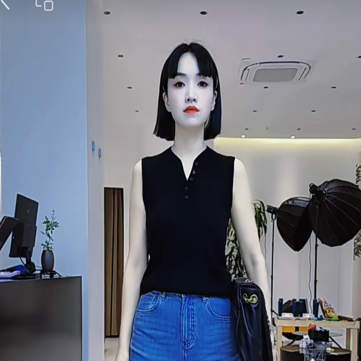 夏季新款女式纯色百搭无袖圆领宽松显瘦打底外穿背心