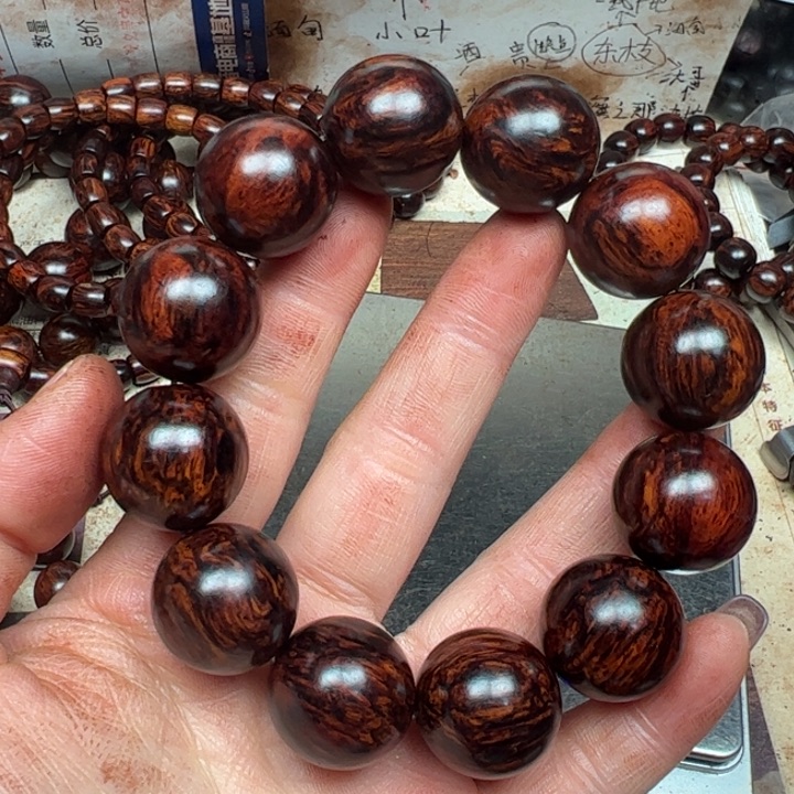 藤类海南红降20黑金底天花板