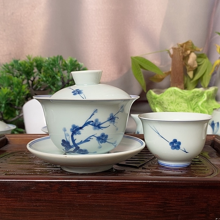 160ml手绘梅花盖碗送两个杯子