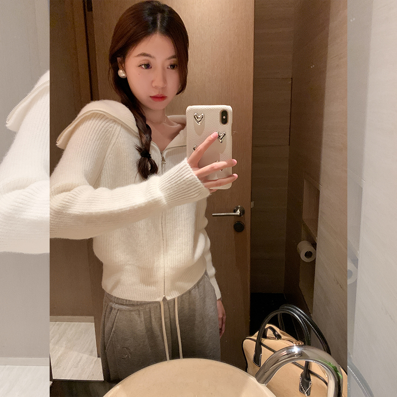 曾小咸  宽松慵懒风大翻领毛织开衫Z243MR3080
